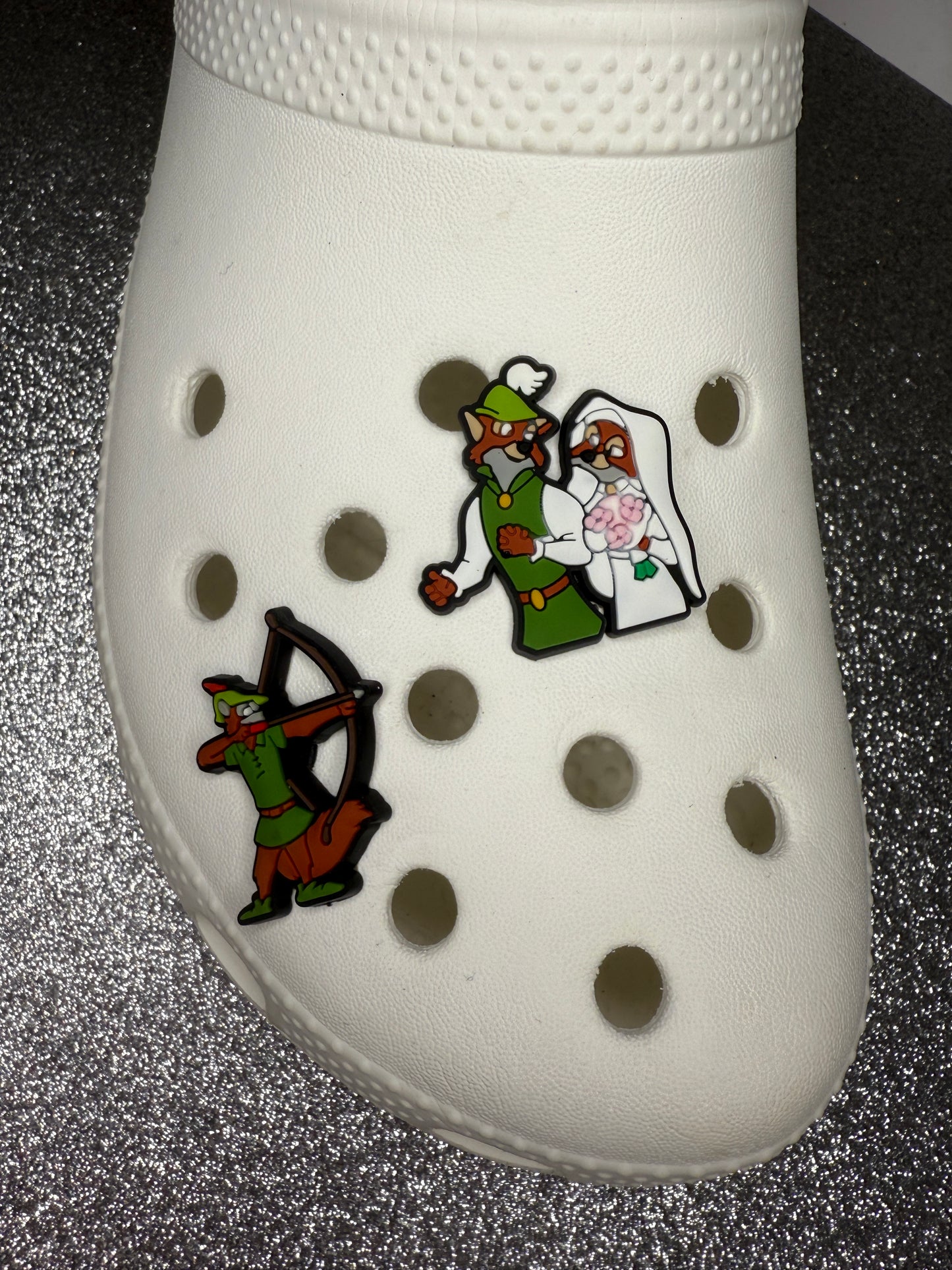 Robin hooď shoe charm