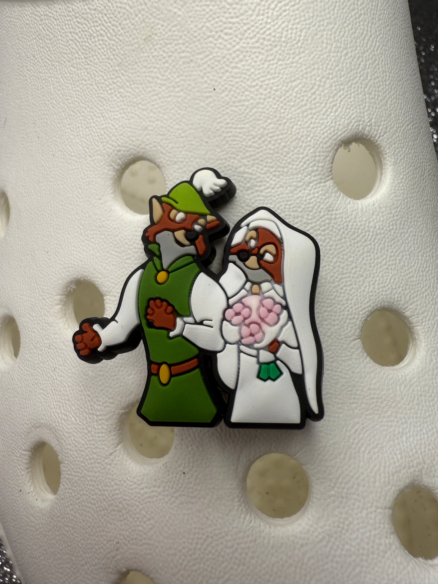 Robin hooď shoe charm
