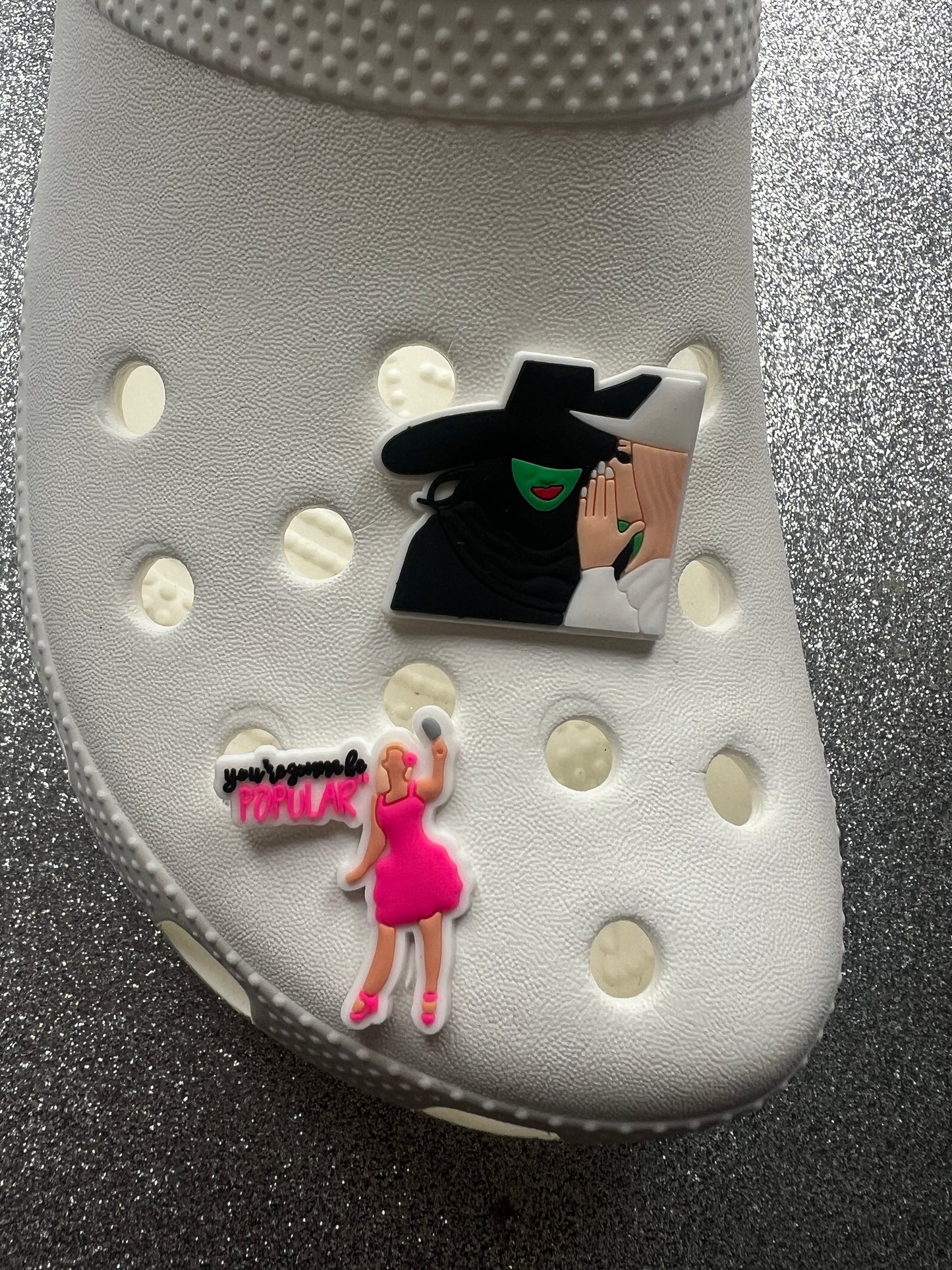 Wickeď musical shoe charm - elphaba Glinda