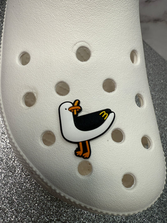 Seagull holding chip shoe charm