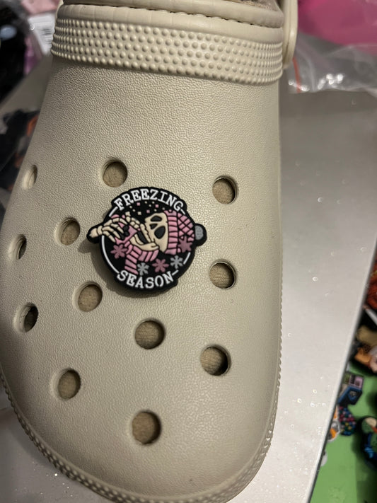 Freezing Season Skull shoe charm