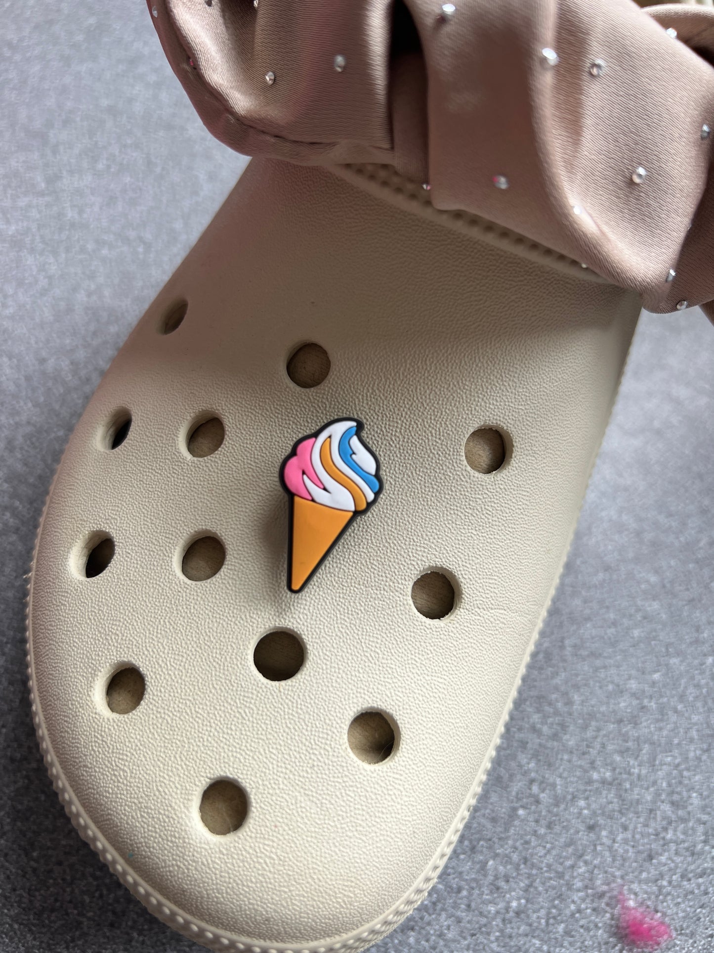 Avocados on toast / Ice cream shoe charms