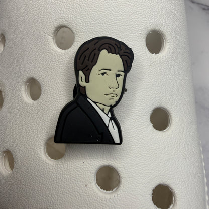 X files shoe charm collection - mulder its me, UFO