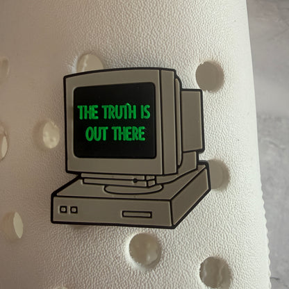 X files shoe charm collection - mulder its me, UFO