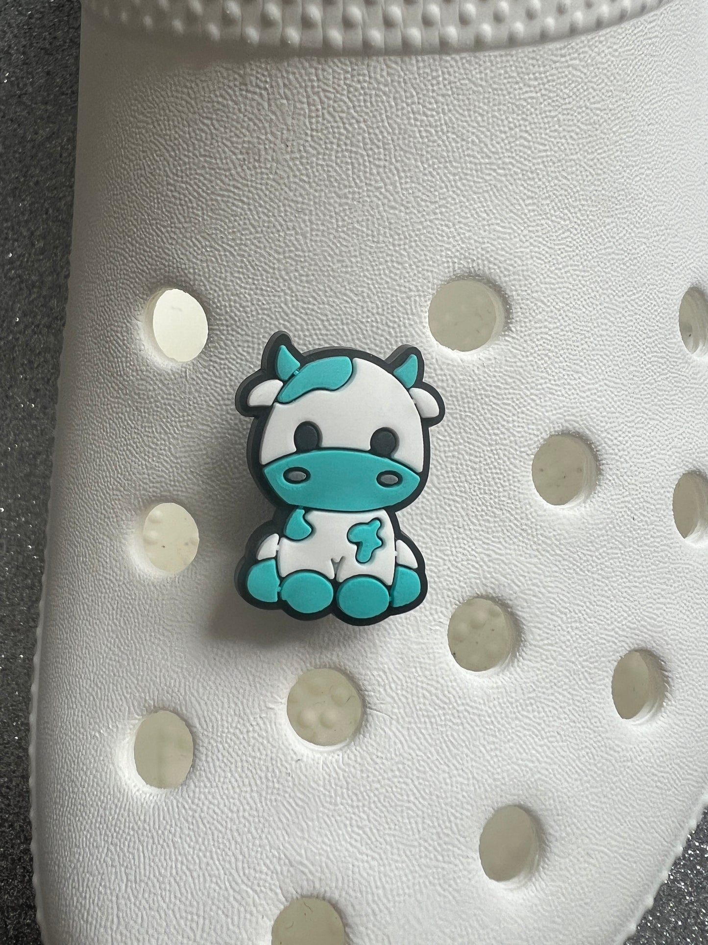 X1 Individual coloured cow shoe charms