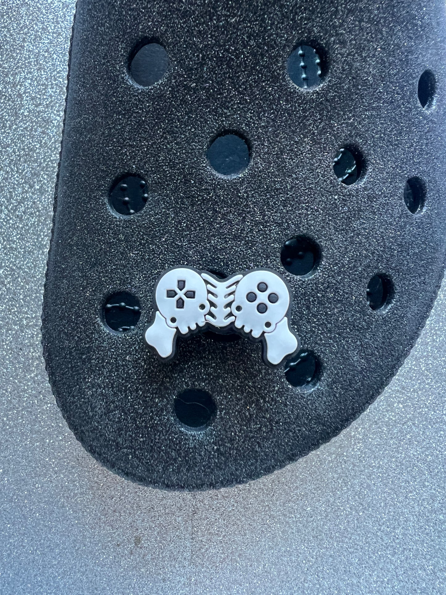 Skull controller shoe charm